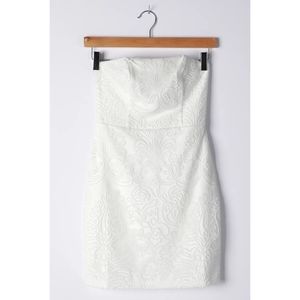 NWT Got Your Attention White Embroidered Strapless Bodycon Dress